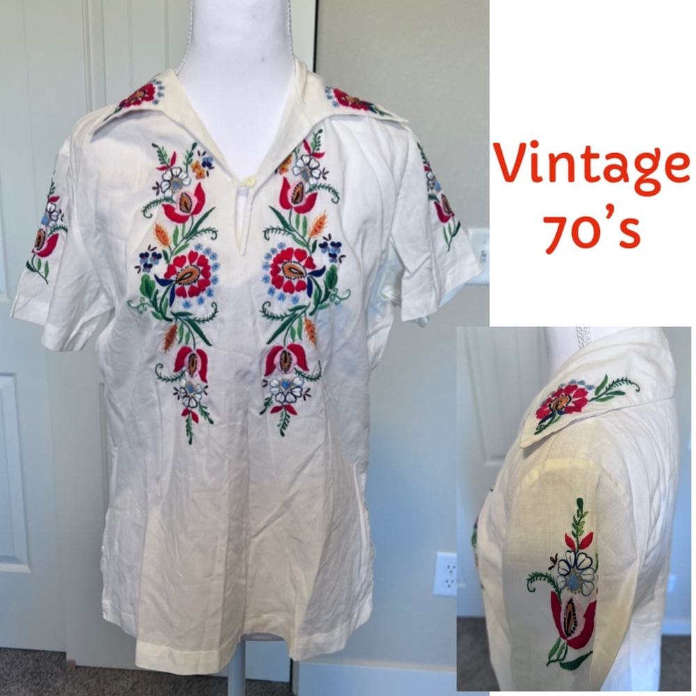 Vintage 70’s Lily Embroidered Blouse  Dagger Collar Button Closure Sz Medium